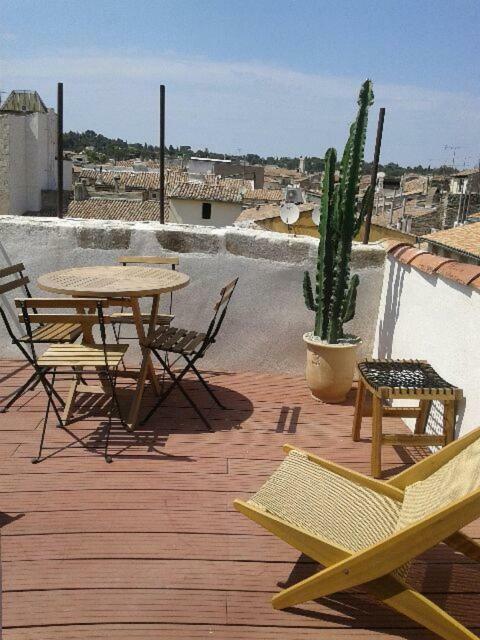 Appartement Avec Terrasse Panoramique Au Coeur De Нім Екстер'єр фото